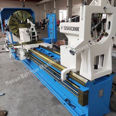 1250 मिमी 2.5T लोडिंग मैनुअल क्षैतिज लात मशीन पेंच काटने CW61125